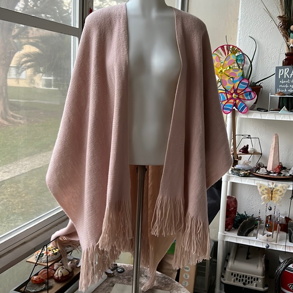 NWT Marcus Adler NY fringed shawl/wrap